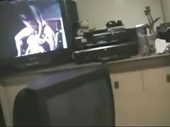 Il cameriere ha deciso di mettere video donne vecchie nude la testa nei pantaloni