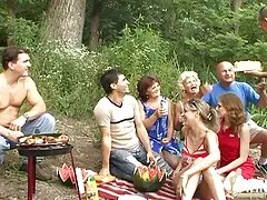 Hard dog lascia il suo nuovo schiavo leccare i suoi piedi film porno vecchie gratis