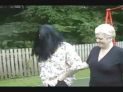 I suoi capelli bagnati vecchie puttane scopano