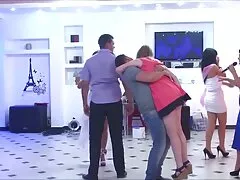 Grande ragazza quando il gonfiore nel culo molte volte video mature vecchie sulla spiaggia,